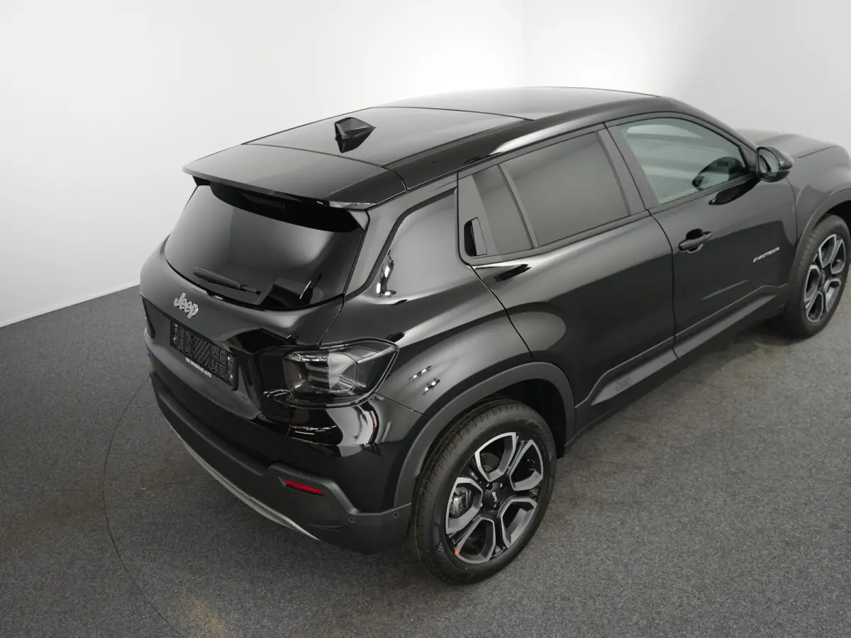 Summit | 10,25" Infotainment met draadloos Apple Carplay en Android Auto | 18" Diamond Cut lichtmetalen velgen | 360 parkeersensoren