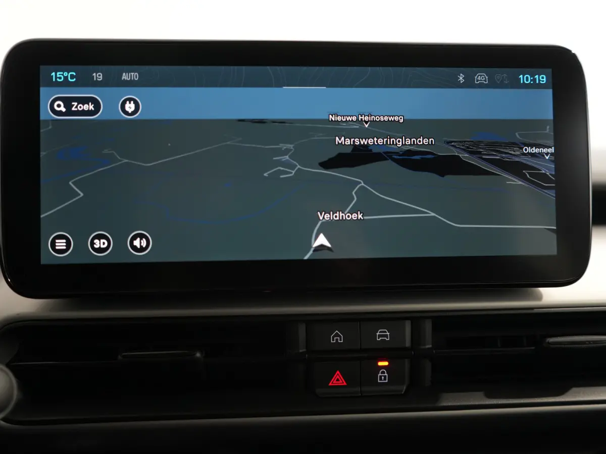 Summit | 10,25" Infotainment met draadloos Apple Carplay en Android Auto | 18" Diamond Cut lichtmetalen velgen | 360 parkeersensoren