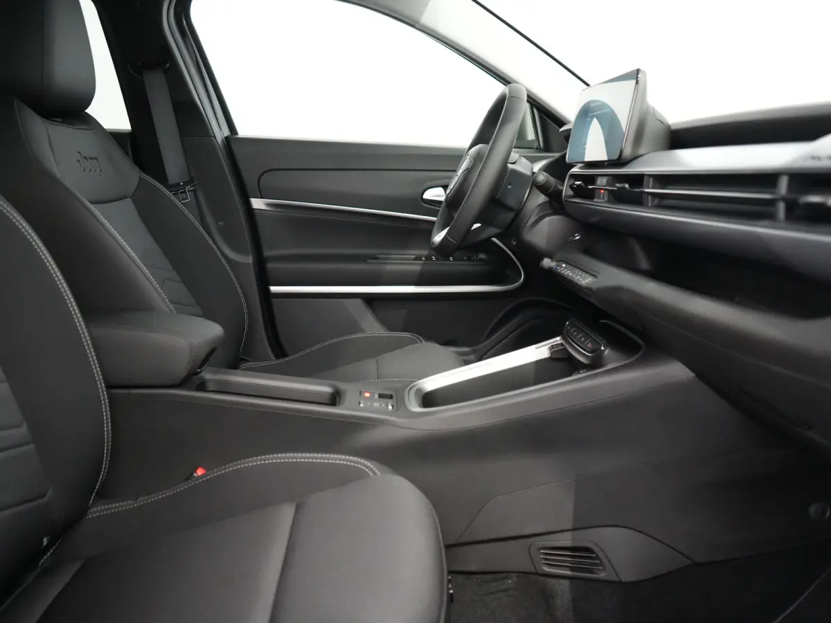 Summit | 10,25" Infotainment met draadloos Apple Carplay en Android Auto | 18" Diamond Cut lichtmetalen velgen | 360 parkeersensoren