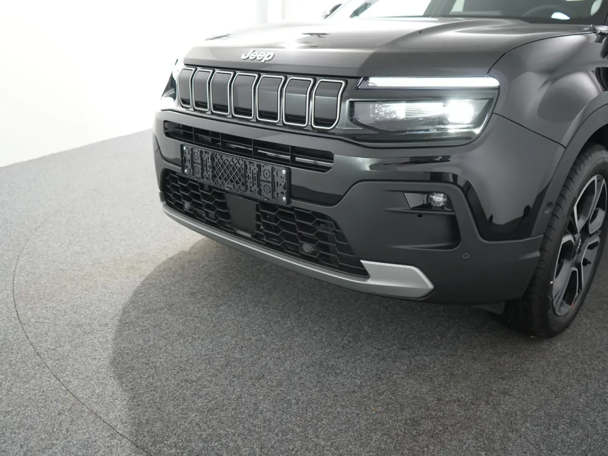 Summit | 10,25" Infotainment met draadloos Apple Carplay en Android Auto | 18" Diamond Cut lichtmetalen velgen | 360 parkeersensoren