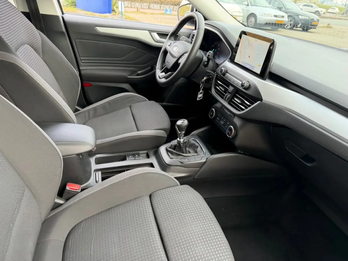 1.0 EB TREND EDITION BUSINESS NAVI AIRCO PDC