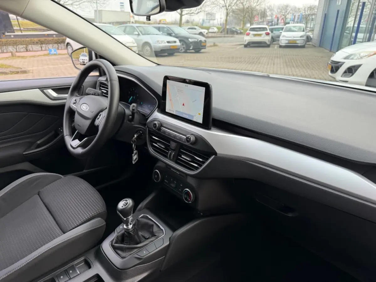1.0 EB TREND EDITION BUSINESS NAVI AIRCO PDC