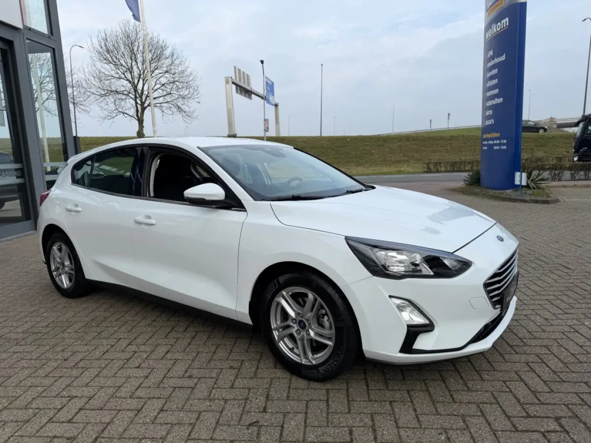 1.0 EB TREND EDITION BUSINESS NAVI AIRCO PDC