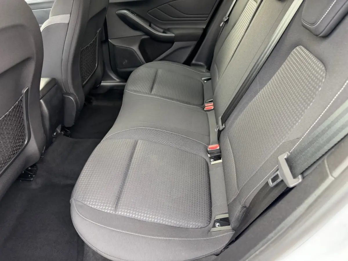 1.0 EB TREND EDITION BUSINESS NAVI AIRCO PDC