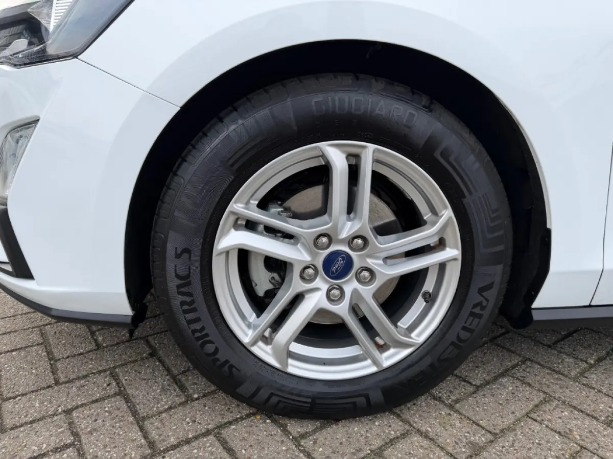 1.0 EB TREND EDITION BUSINESS NAVI AIRCO PDC
