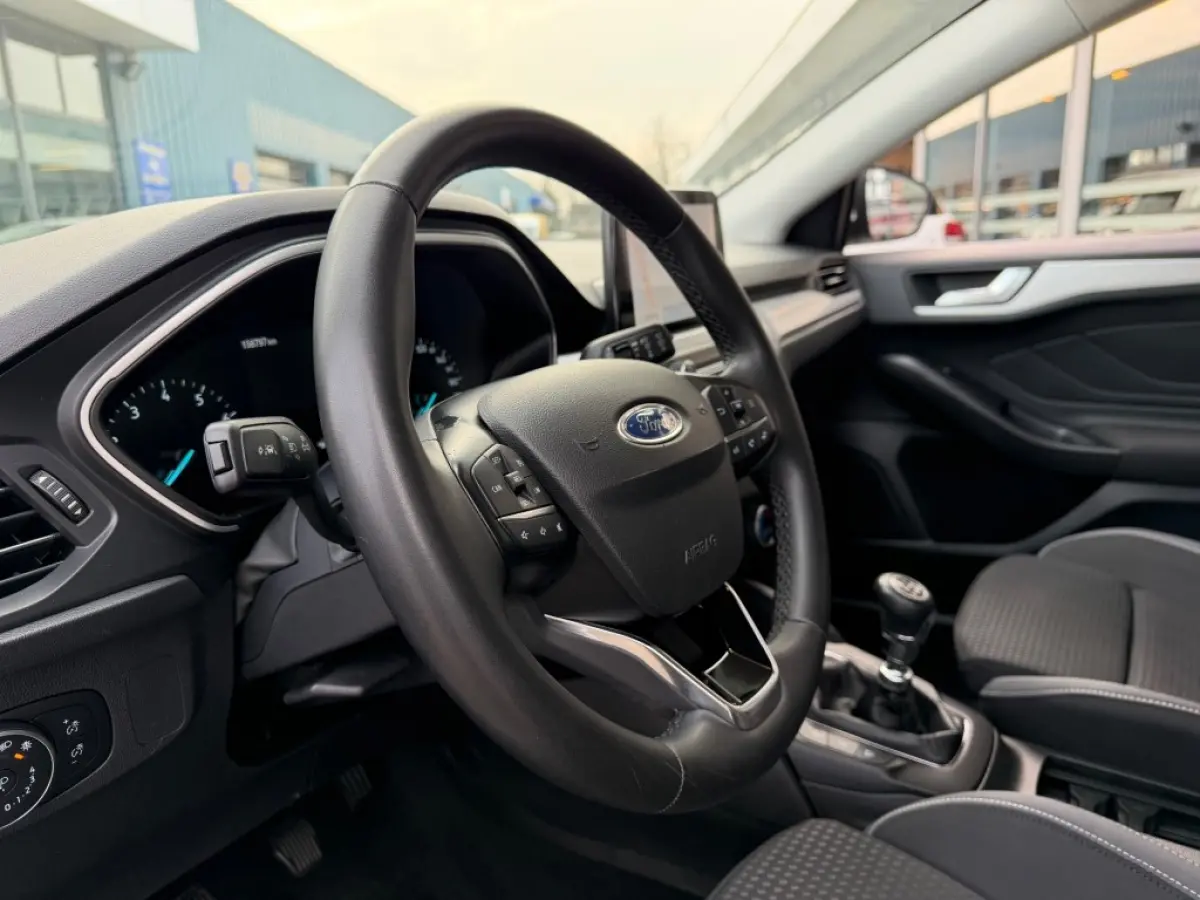 1.0 EB TREND EDITION BUSINESS NAVI AIRCO PDC