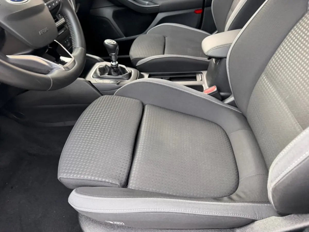 1.0 EB TREND EDITION BUSINESS NAVI AIRCO PDC