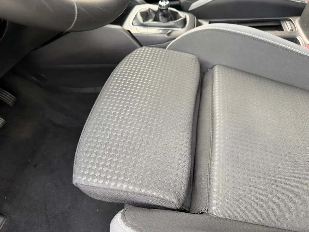 1.0 EB TREND EDITION BUSINESS NAVI AIRCO PDC