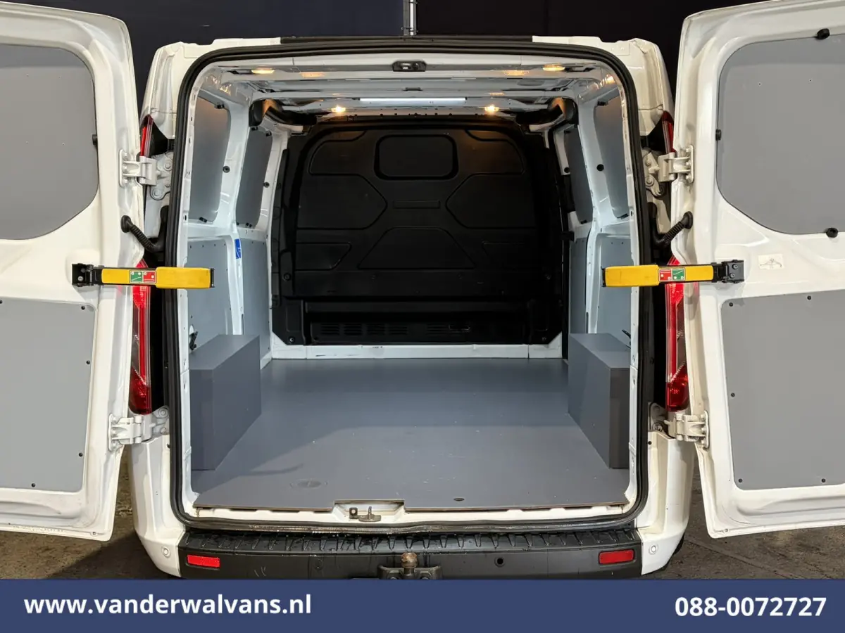 2.0 TDCI 130pk L2H1 Euro6 Airco | Camera | Apple Carplay | LED | Cruisecontrol | 2800kg Trekhaak Android Auto, Stoelverwarming, Verwarmde voorruit, Parkeersensoren