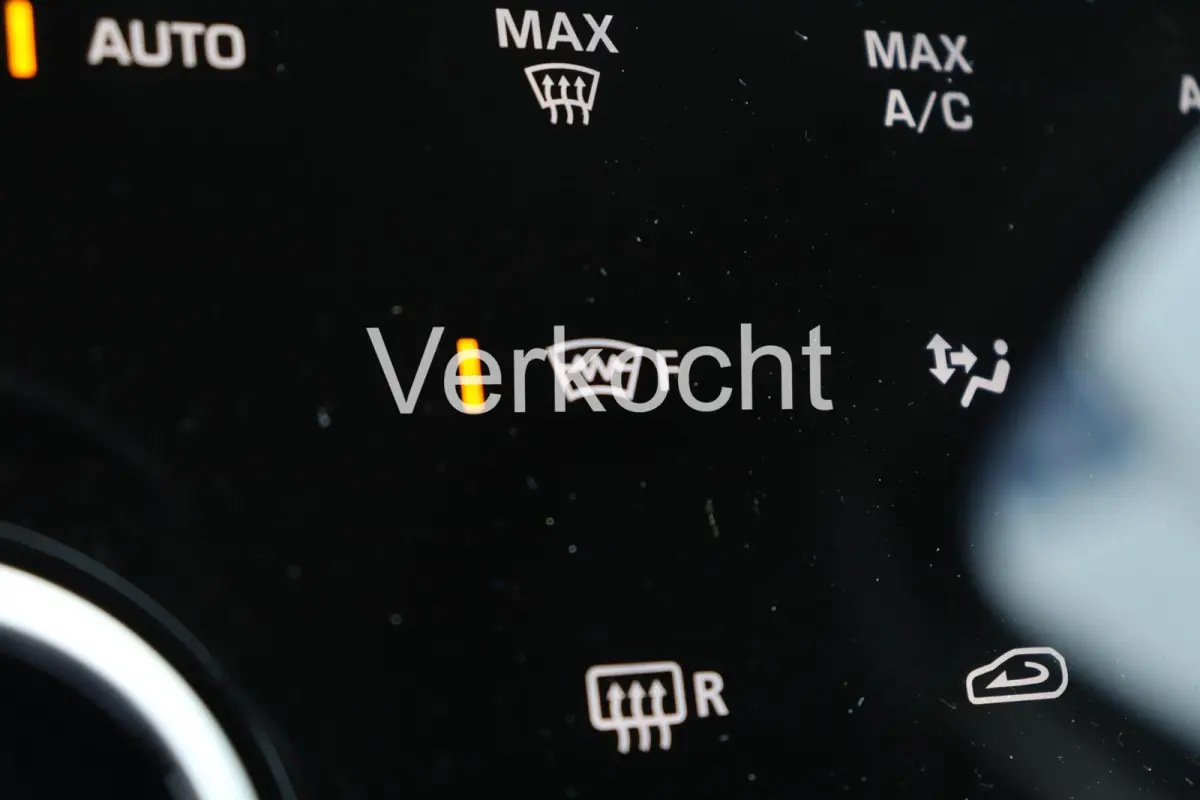2.0 D150 l AUTOMAAT l FULL OPTION l LEDER l CAMERA
