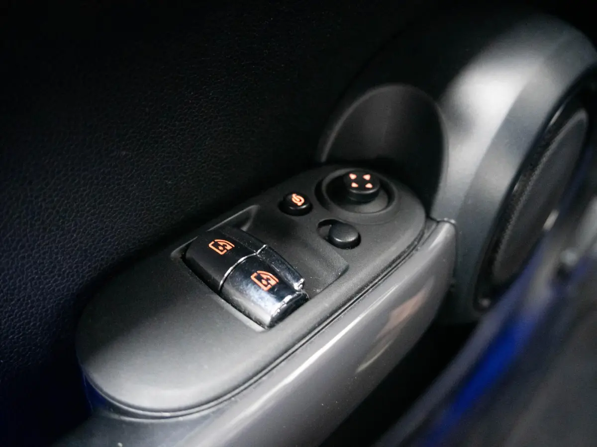 Cooper Aut. Harman-Kardon | Yours leder | Stoelverwarming