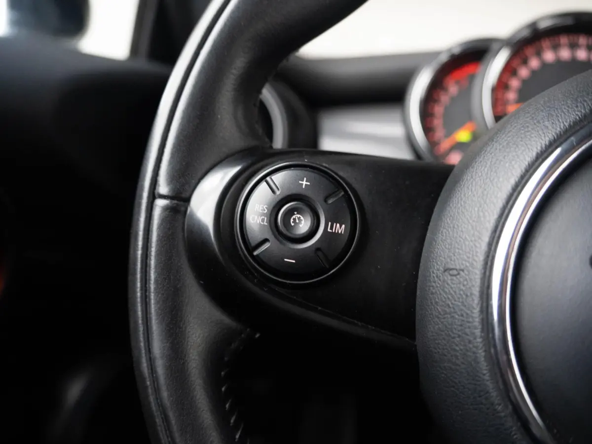 Cooper Aut. Harman-Kardon | Yours leder | Stoelverwarming