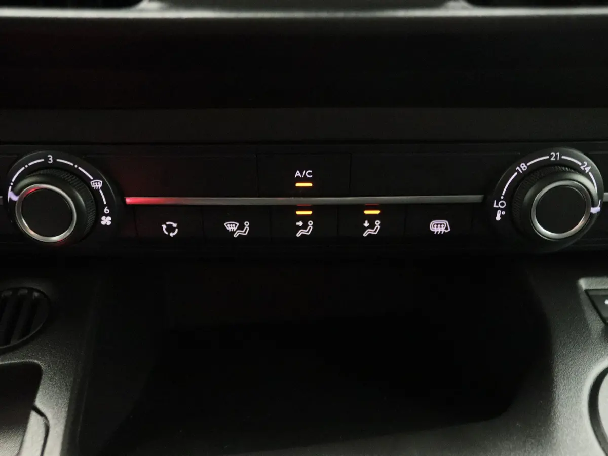 136 L1 50 kWh | Tot 8 jaar garantie | Betimmering | Navi | Camera