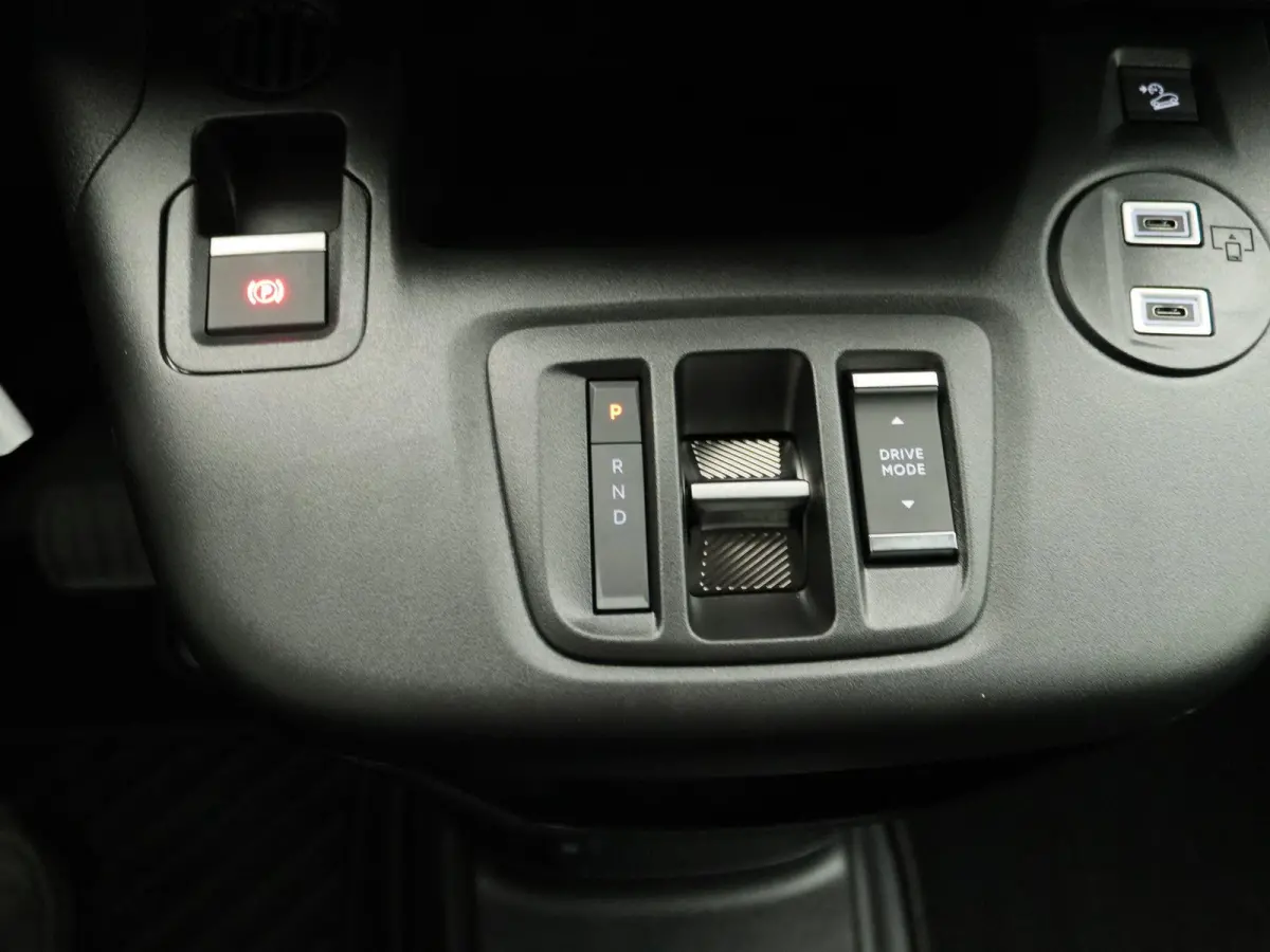 136 L1 50 kWh | Tot 8 jaar garantie | Betimmering | Navi | Camera