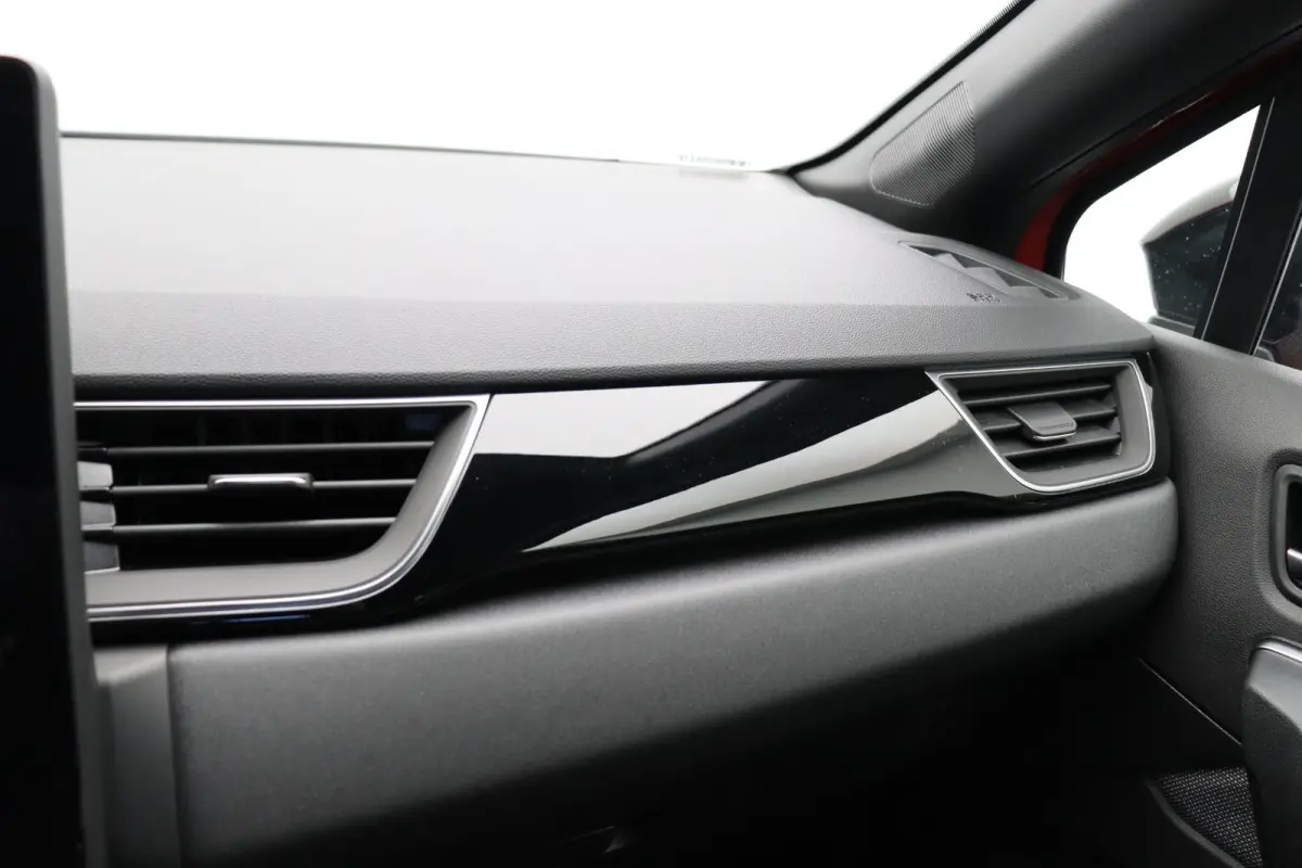 1.8 HEV AT Intense+ | Adaptive cruise control | Verwarmbaar voorruit | 18" lichtmetalen velgen |