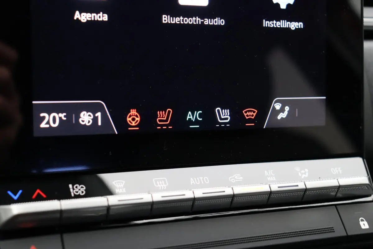 1.8 HEV AT Intense+ | Adaptive cruise control | Verwarmbaar voorruit | 18" lichtmetalen velgen |
