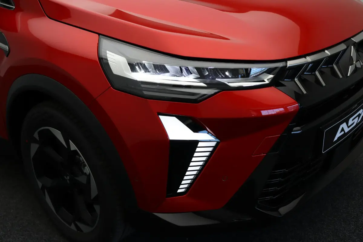 1.8 HEV AT Intense+ | Adaptive cruise control | Verwarmbaar voorruit | 18" lichtmetalen velgen |