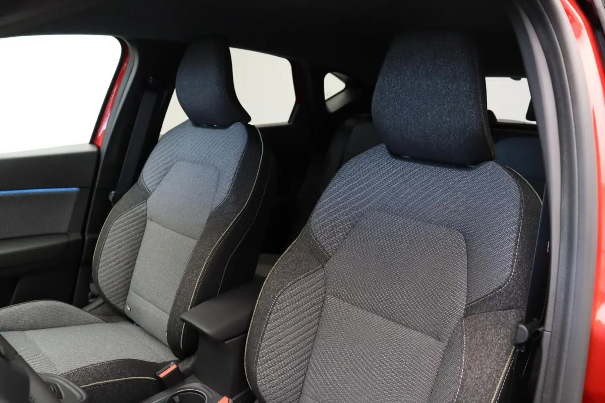 1.8 HEV AT Intense+ | Adaptive cruise control | Verwarmbaar voorruit | 18" lichtmetalen velgen |