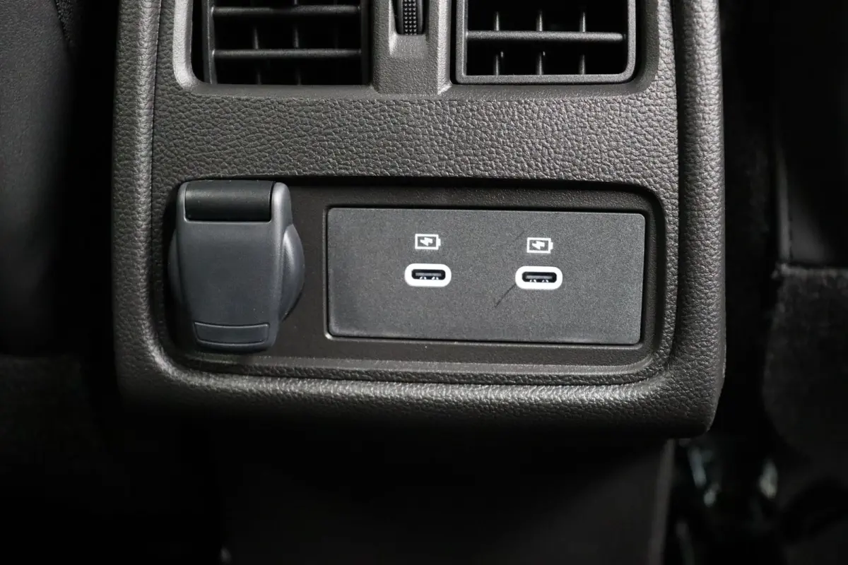 1.8 HEV AT Intense+ | Adaptive cruise control | Verwarmbaar voorruit | 18" lichtmetalen velgen |