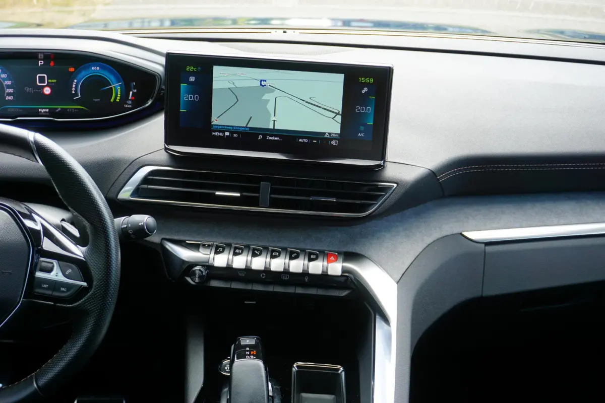 1.6 HYbrid 225 GT |Camera |Adaptive Cruise |Navi |Carplay |Full LED verlichting |LM-velgen |Climate control |Dakrails |Mooie auto |1e eigenaar