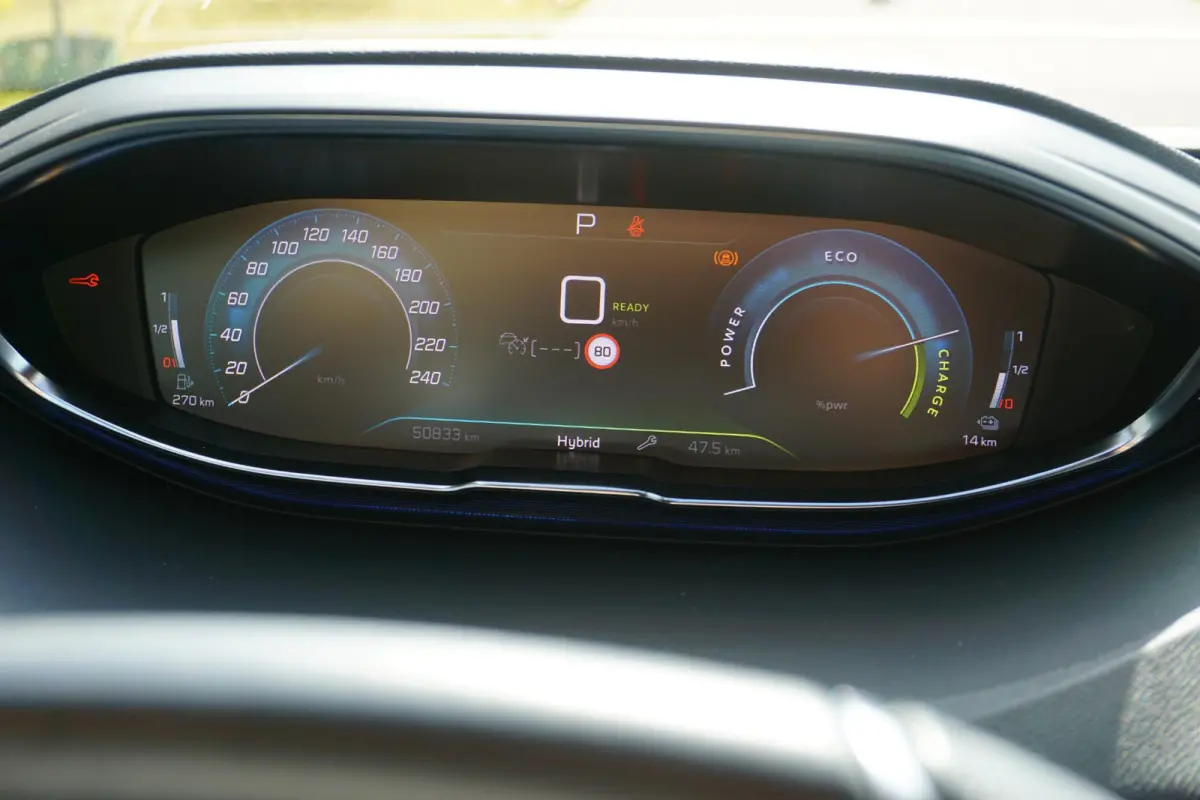 1.6 HYbrid 225 GT |Camera |Adaptive Cruise |Navi |Carplay |Full LED verlichting |LM-velgen |Climate control |Dakrails |Mooie auto |1e eigenaar