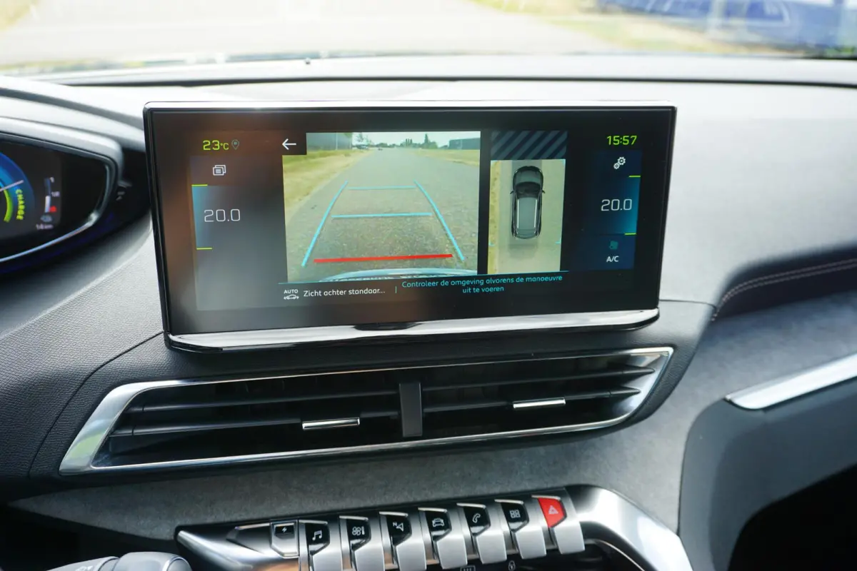 1.6 HYbrid 225 GT |Camera |Adaptive Cruise |Navi |Carplay |Full LED verlichting |LM-velgen |Climate control |Dakrails |Mooie auto |1e eigenaar