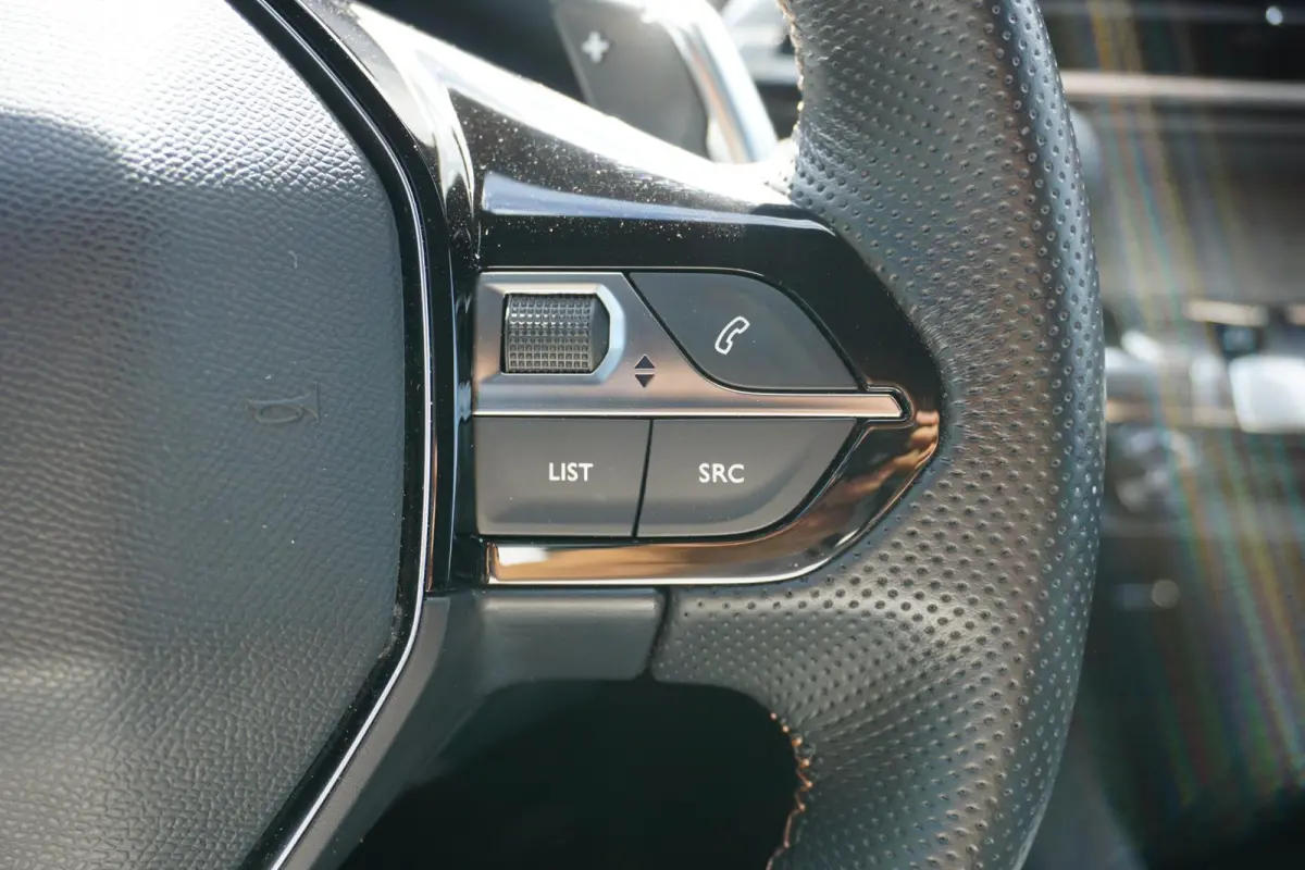 1.6 HYbrid 225 GT |Camera |Adaptive Cruise |Navi |Carplay |Full LED verlichting |LM-velgen |Climate control |Dakrails |Mooie auto |1e eigenaar