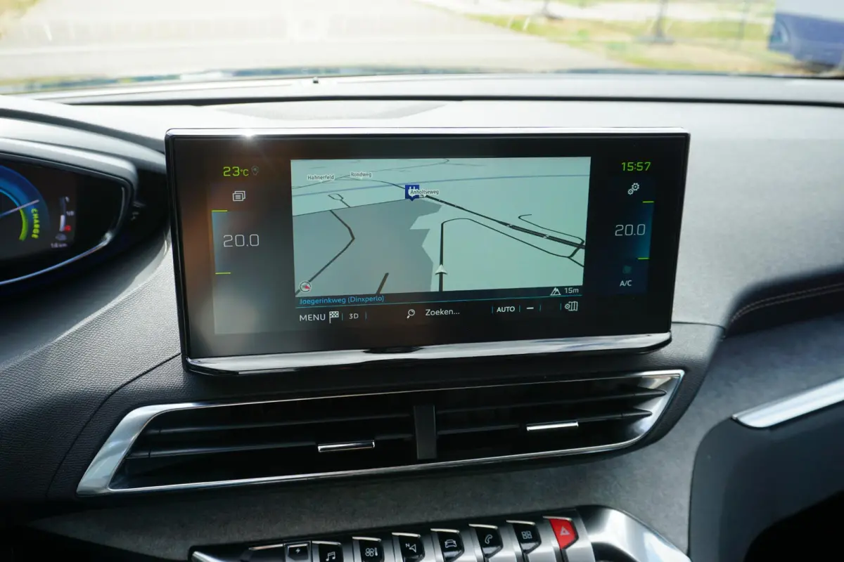 1.6 HYbrid 225 GT |Camera |Adaptive Cruise |Navi |Carplay |Full LED verlichting |LM-velgen |Climate control |Dakrails |Mooie auto |1e eigenaar