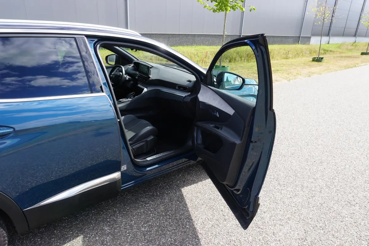 1.6 HYbrid 225 GT |Camera |Adaptive Cruise |Navi |Carplay |Full LED verlichting |LM-velgen |Climate control |Dakrails |Mooie auto |1e eigenaar
