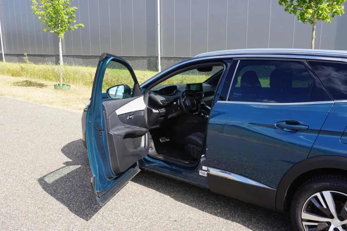 1.6 HYbrid 225 GT |Camera |Adaptive Cruise |Navi |Carplay |Full LED verlichting |LM-velgen |Climate control |Dakrails |Mooie auto |1e eigenaar