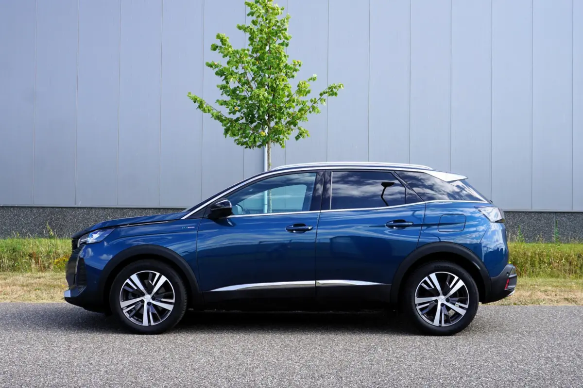 1.6 HYbrid 225 GT |Camera |Adaptive Cruise |Navi |Carplay |Full LED verlichting |LM-velgen |Climate control |Dakrails |Mooie auto |1e eigenaar