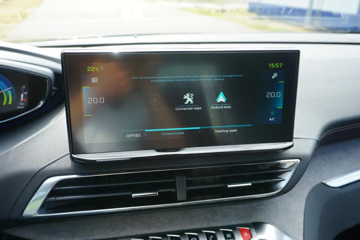 1.6 HYbrid 225 GT |Camera |Adaptive Cruise |Navi |Carplay |Full LED verlichting |LM-velgen |Climate control |Dakrails |Mooie auto |1e eigenaar