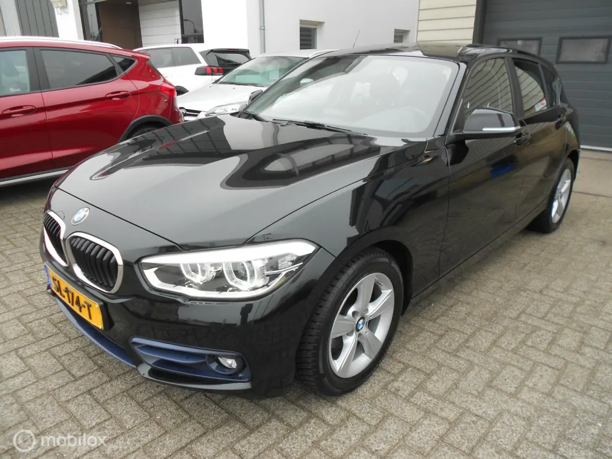 118i Executive Automaat
