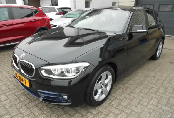 118i Executive Automaat