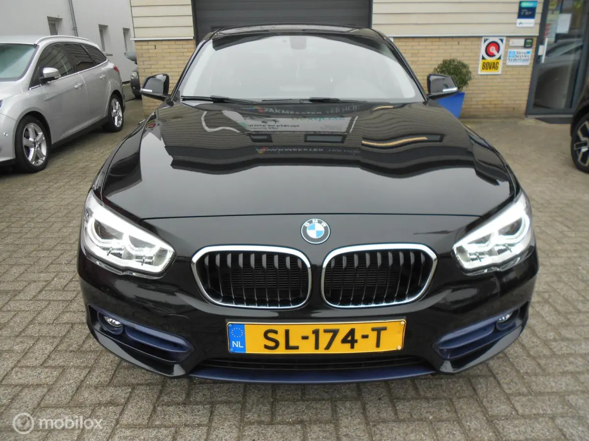 118i Executive Automaat