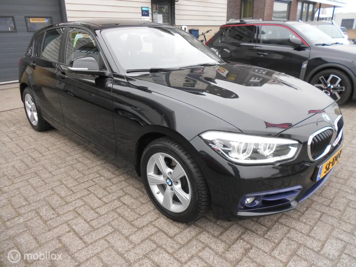 118i Executive Automaat