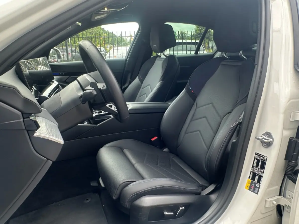 530e X-drive M-Sport bj2024 *Leer *Laser *NL auto *Cruise