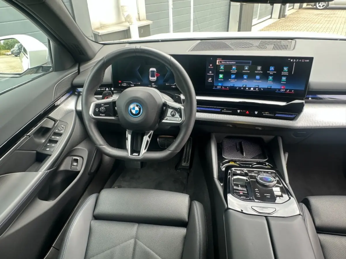 530e X-drive M-Sport bj2024 *Leer *Laser *NL auto *Cruise
