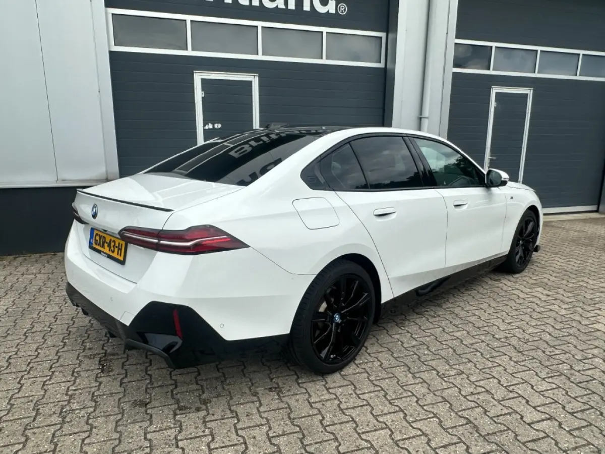 530e X-drive M-Sport bj2024 *Leer *Laser *NL auto *Cruise