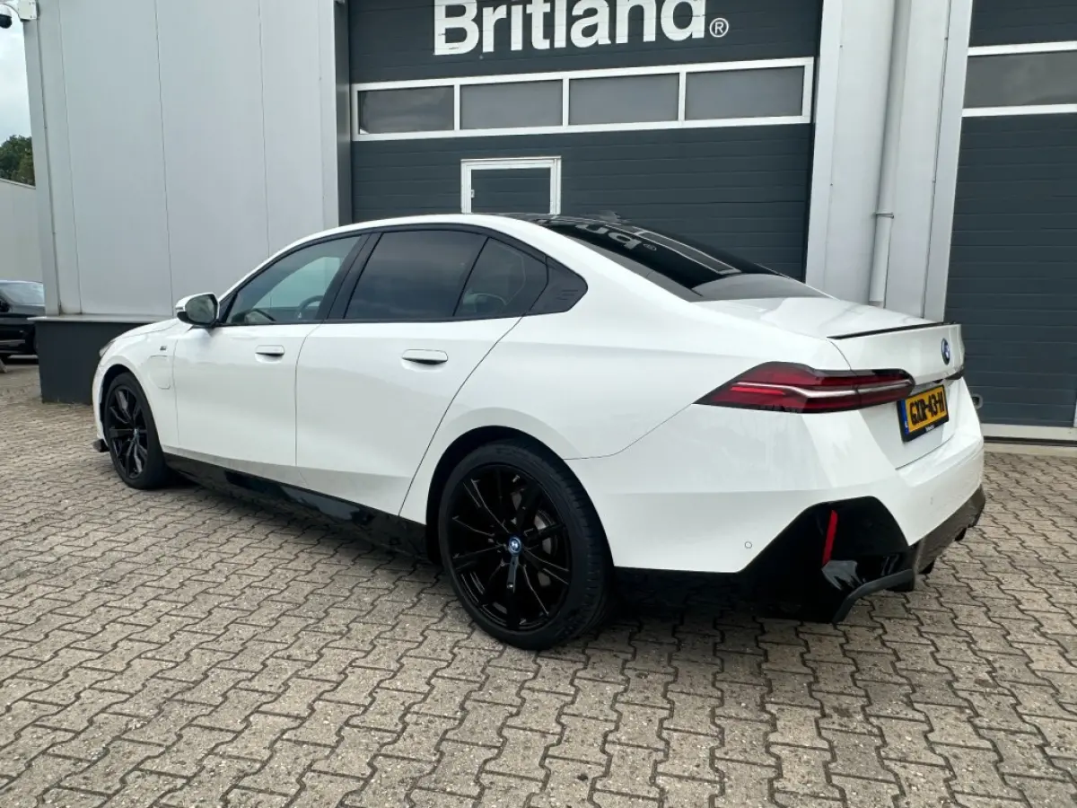 530e X-drive M-Sport bj2024 *Leer *Laser *NL auto *Cruise