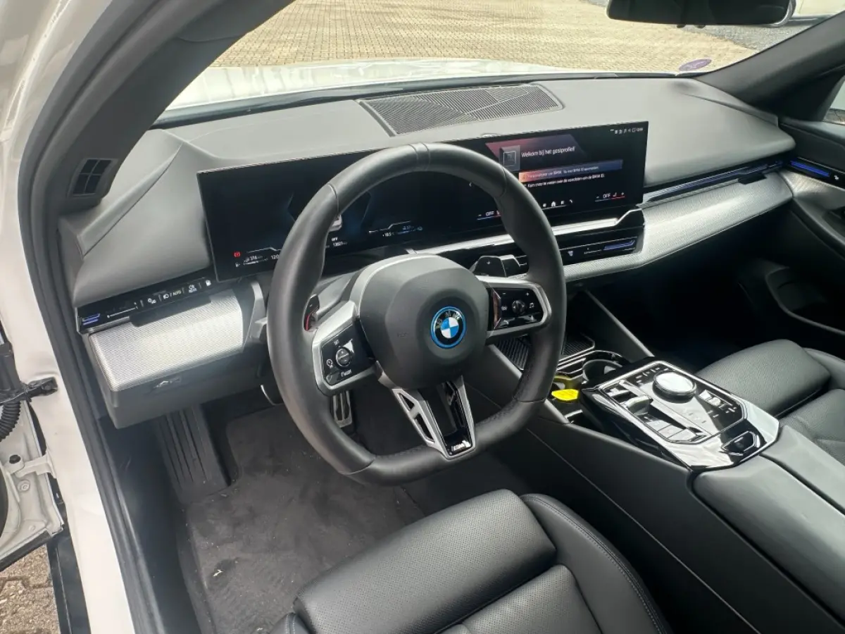 530e X-drive M-Sport bj2024 *Leer *Laser *NL auto *Cruise