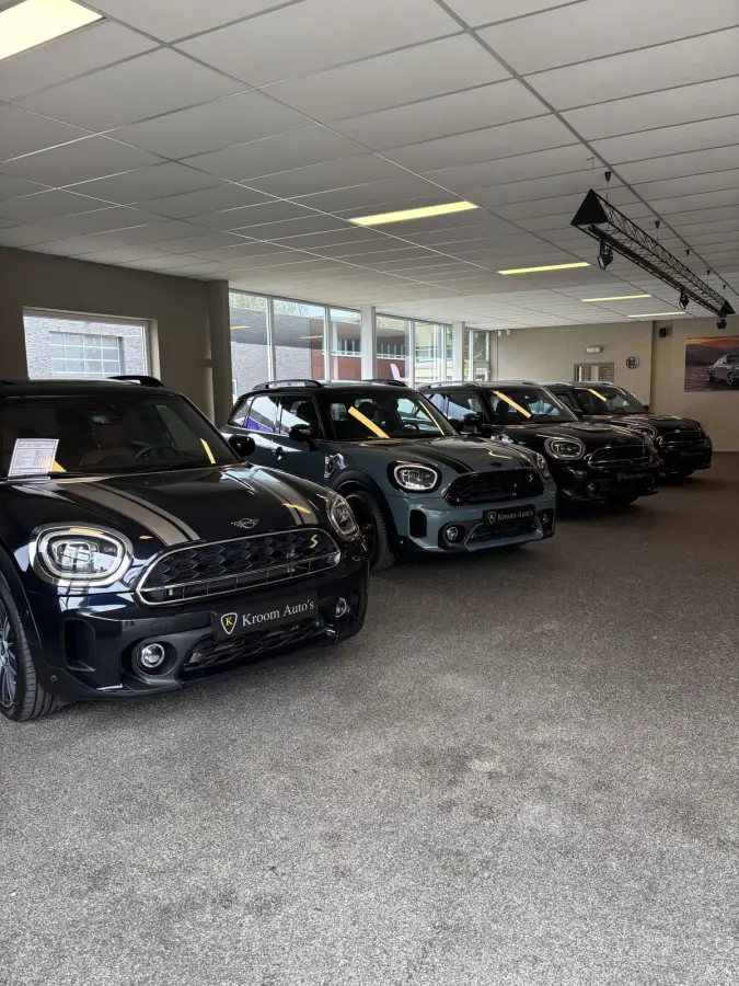 Cooper ALL4 MINI Yours Adaptive cruise Leder Panoramadak, Harman Kardon Head up Memory seats Adaptive Cruise