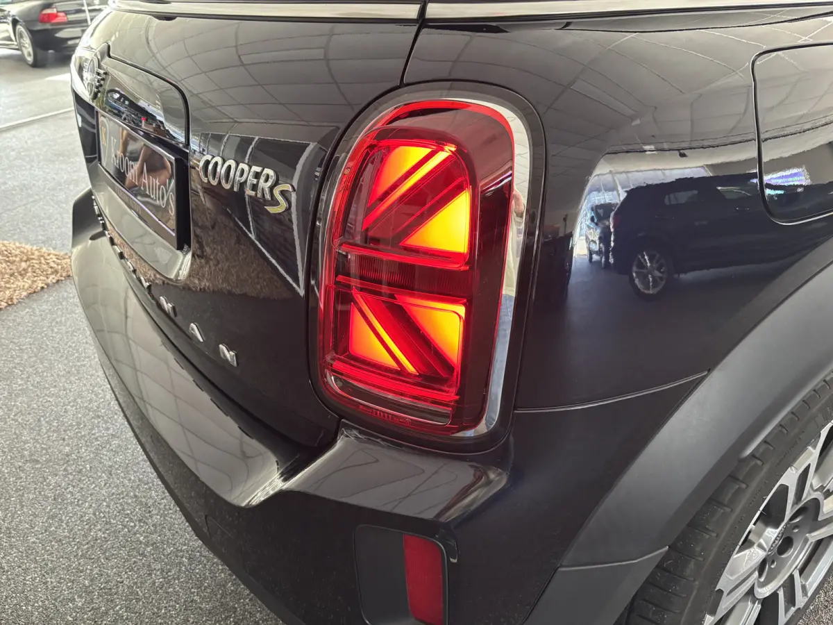 Cooper ALL4 MINI Yours Adaptive cruise Leder Panoramadak, Harman Kardon Head up Memory seats Adaptive Cruise