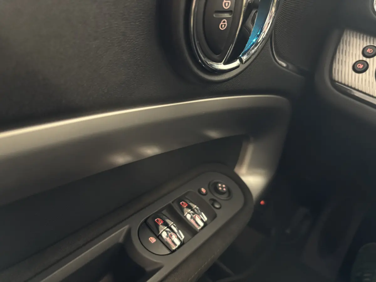 Cooper ALL4 MINI Yours Adaptive cruise Leder Panoramadak, Harman Kardon Head up Memory seats Adaptive Cruise