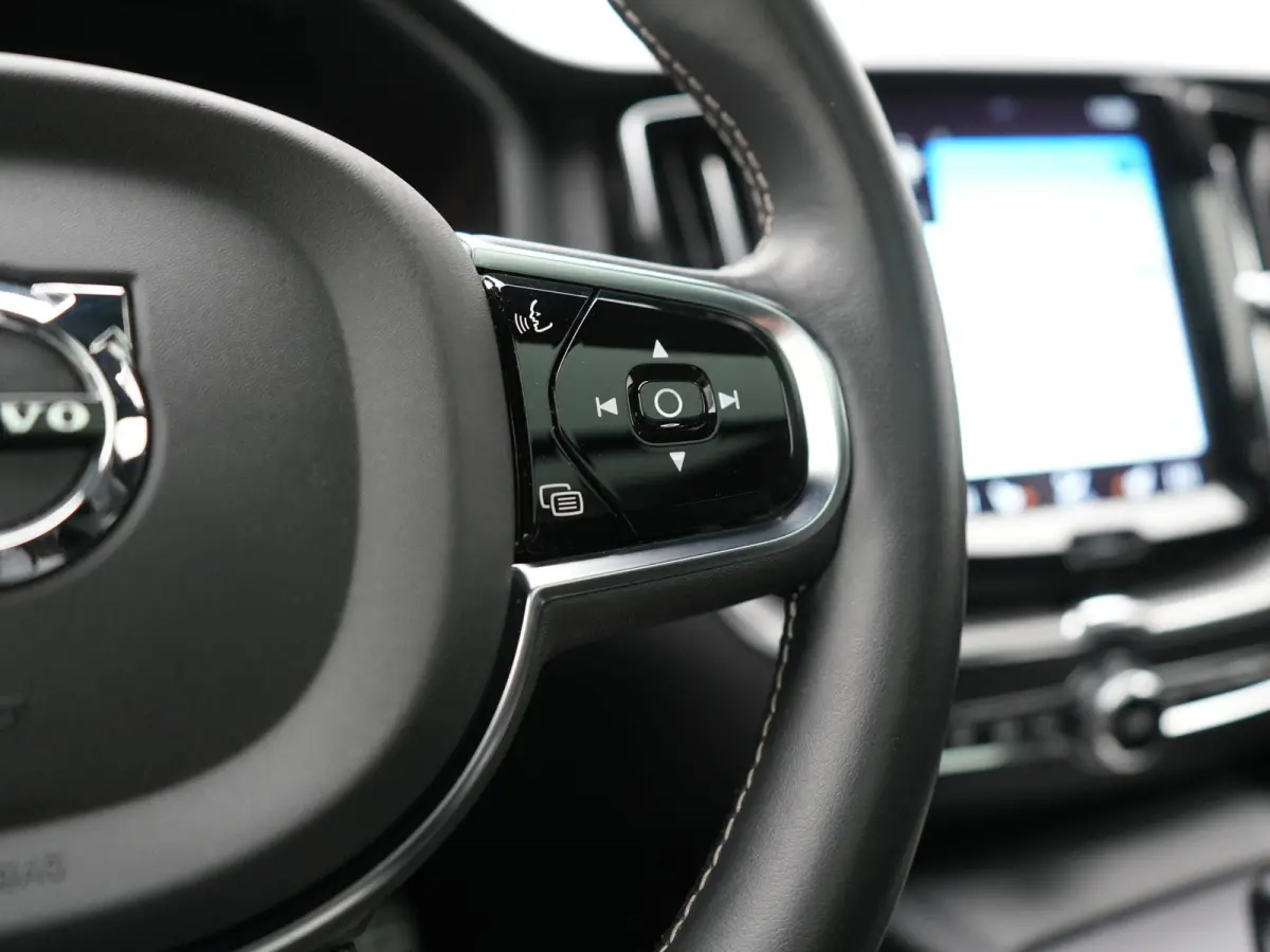 Recharge T8 AWD R-Design PHEV 391pk Dealer O.H. | Panodak | Luchtvering | Head Up | Camera | Harman & Kardon | Sportstoelen Memory & Verwarmd | 21"L.M | Apple Carplay | Keyless | Blis | Virt