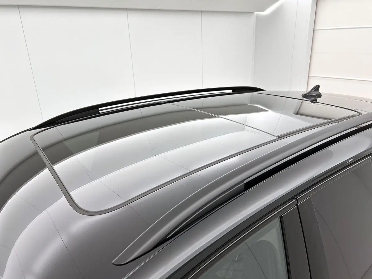 1.5 eHybrid R-Line Edition | 204PK | Automaat | Panoramaschuif-kanteldak | Black Style Pakket | Camera |