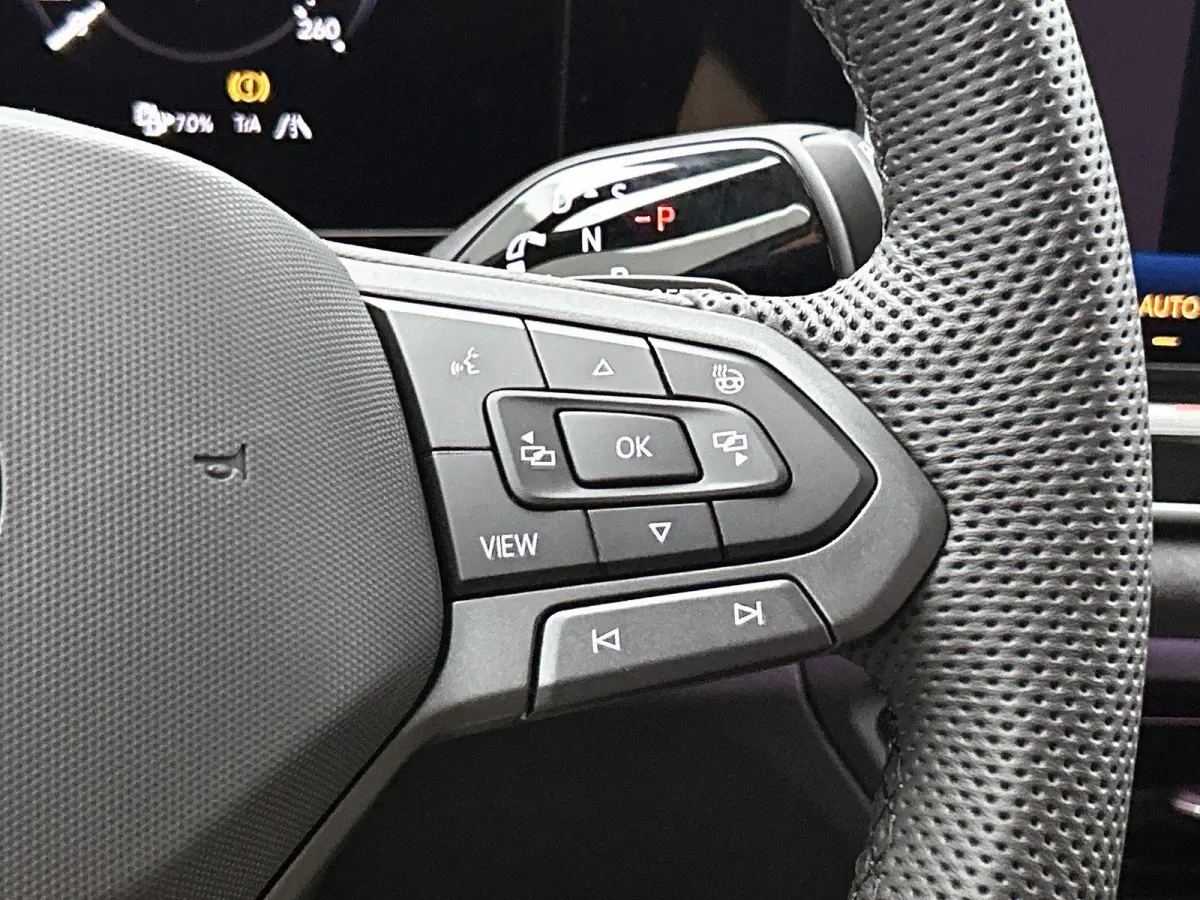 1.5 eHybrid R-Line Edition | 204PK | Automaat | Trekhaak | Black Style Pakket | Camera |