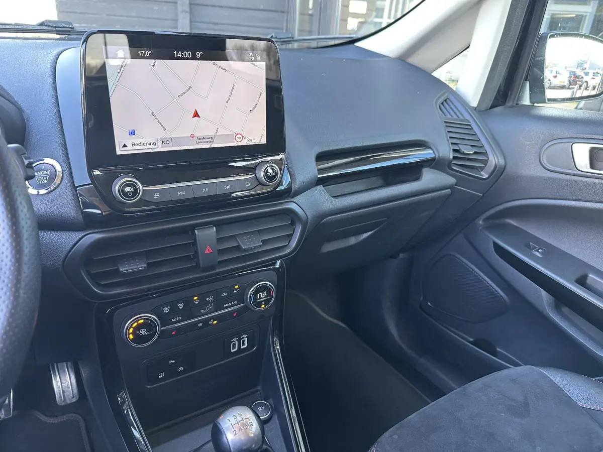 1.0 EcoBoost ST-Line Black 125PK | ZEER NETTE STAAT | BOMVOL | NIEUWE D-RIEM + BEURT | Achteruitrijcamera | Stoelverwarming | Stuurverwarming | Voorruitverwarming | Navigatie | Apple Carplay