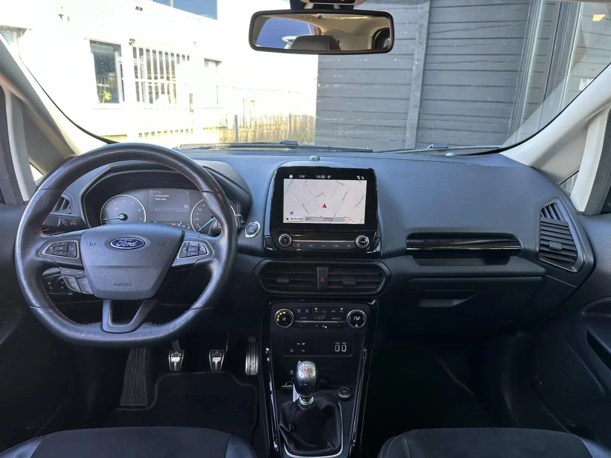 1.0 EcoBoost ST-Line Black 125PK | ZEER NETTE STAAT | BOMVOL | NIEUWE D-RIEM + BEURT | Achteruitrijcamera | Stoelverwarming | Stuurverwarming | Voorruitverwarming | Navigatie | Apple Carplay