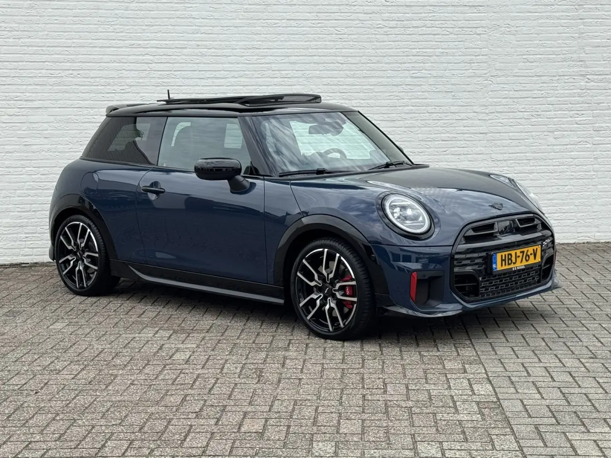 Mini 2.0 JCW John Works XL 231pk Adaptive cruise Climate Cruise Pano 360 camera Carplay Stoel-/stuurverwarming